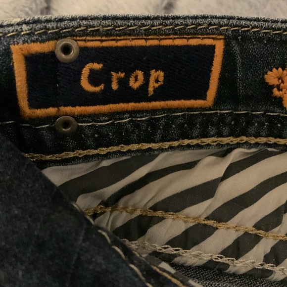 Rock revival cropped distressed low rise jeans - Picture 6 of 9